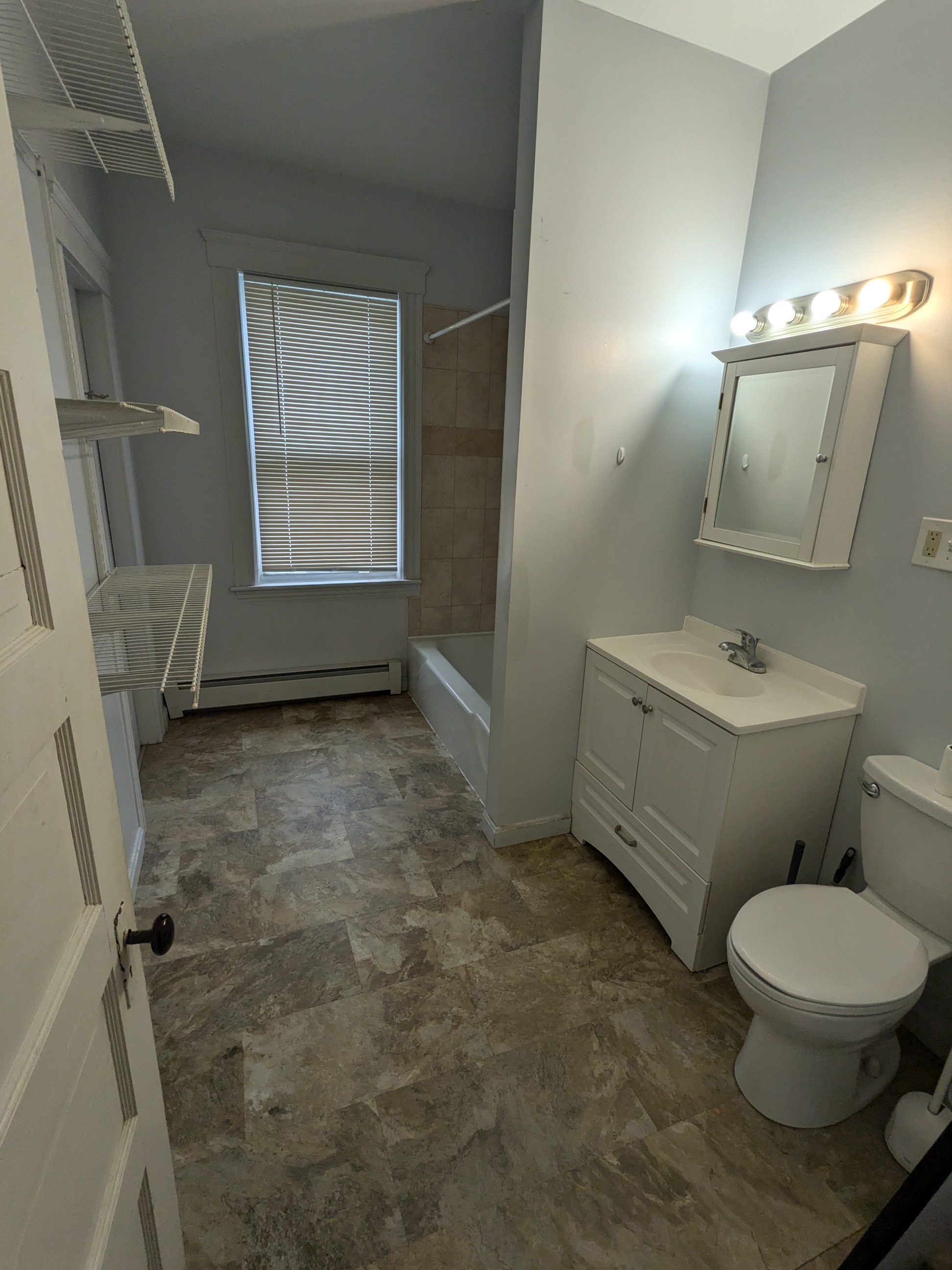 172 Russell St - Photo 8