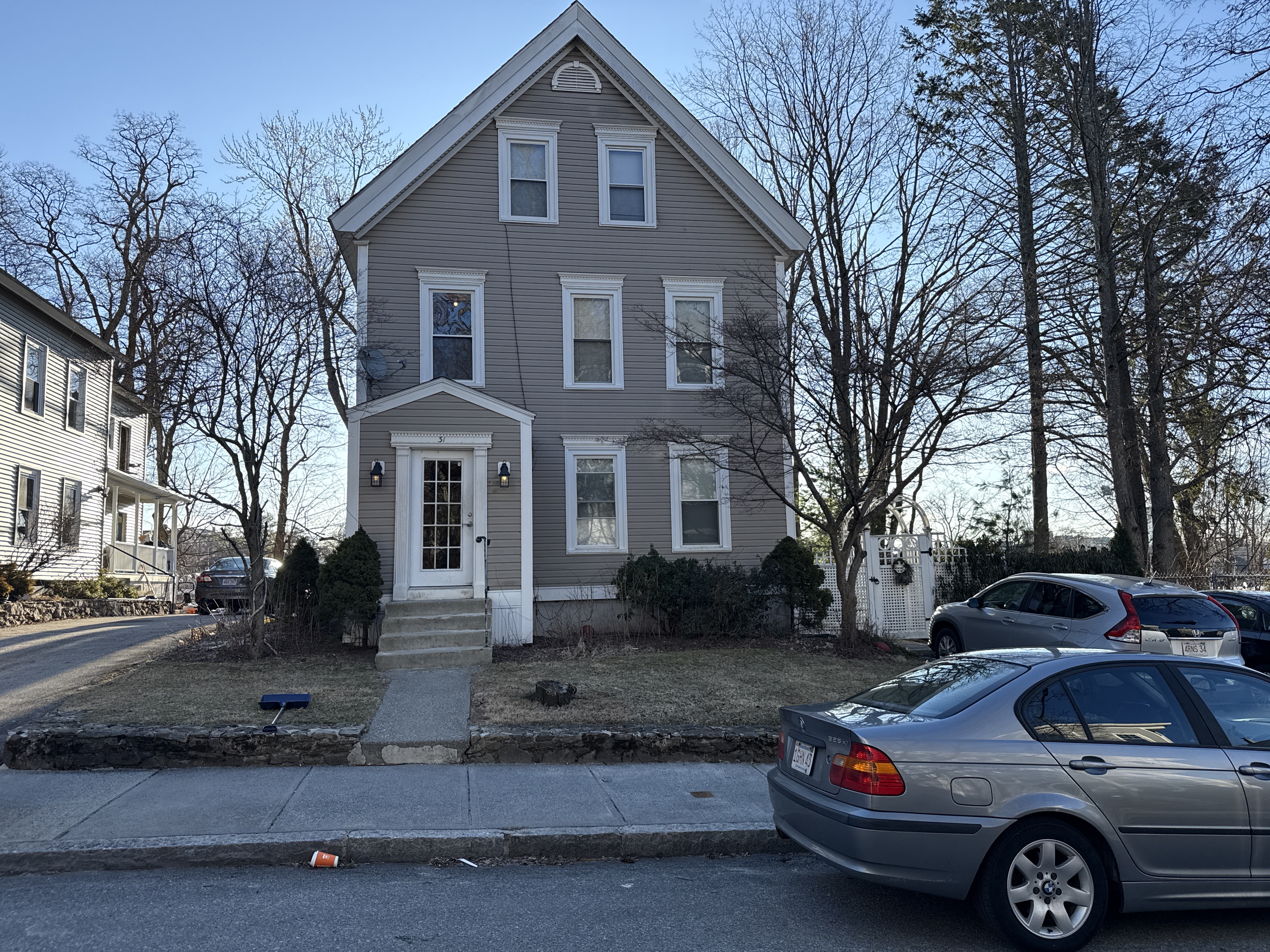 31 Lee St, Worcester MA