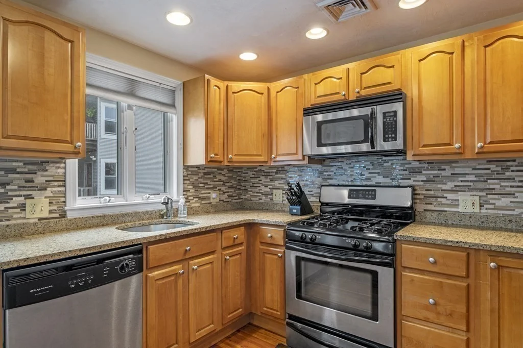 75 Green St # 1, Reading MA 01867 - Photo 7