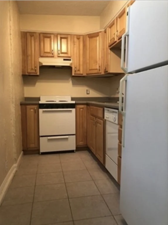 161 Burrill St, Swampscott MA 01907 - Photo 3