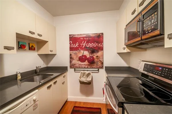 4 Summit Drive # 213, Reading MA 01867 - Photo 5