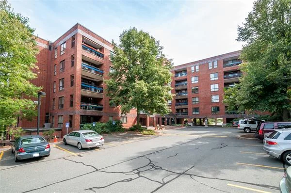 4 Summit Drive # 213, Reading MA 01867 - Preview 1