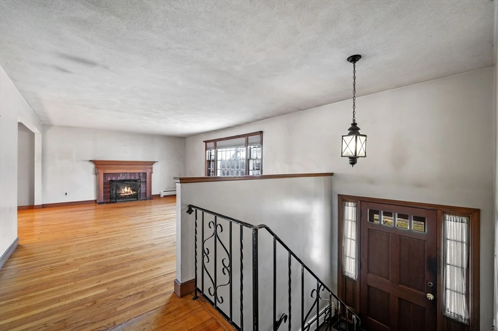 33 Marla Ln, Reading MA 01867 - Photo 4